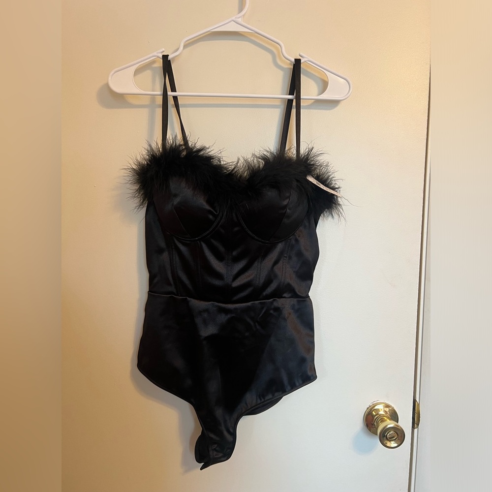 Windosr Chic Icon Feather Trim Corset Bodysuit size: L